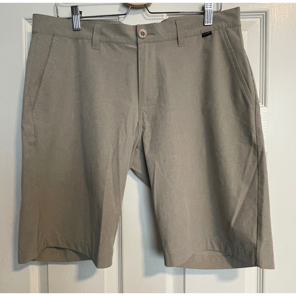 TravisMathew Mens Golf Shorts Size 34‎ Beige Performance Stretch Flat Front